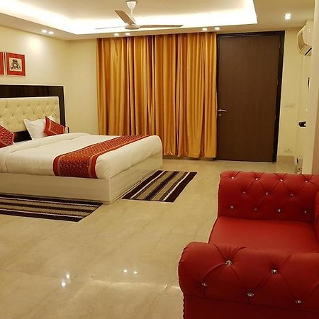 Greenleaf Apartment And Suites, Kalkaji นิวเดลี ภายนอก รูปภาพ