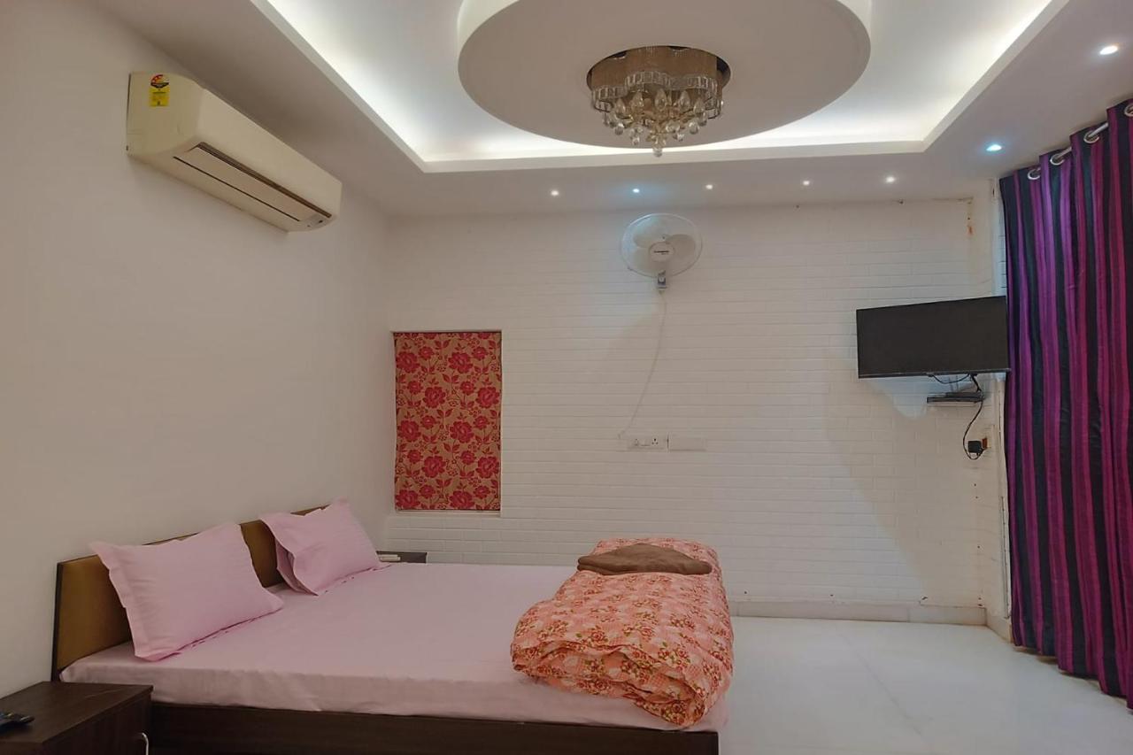 Greenleaf Apartment And Suites, Kalkaji นิวเดลี ภายนอก รูปภาพ