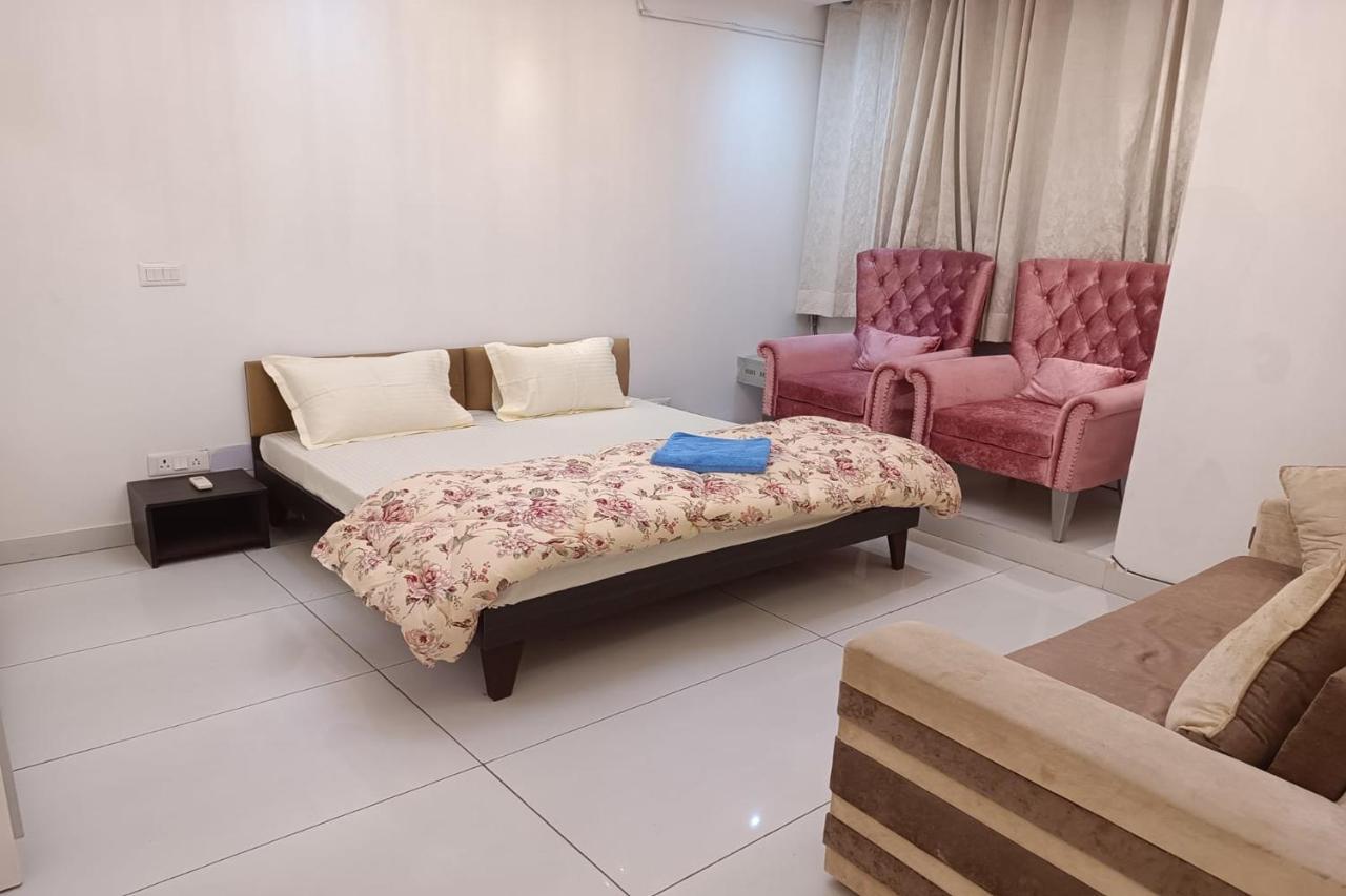 Greenleaf Apartment And Suites, Kalkaji นิวเดลี ภายนอก รูปภาพ